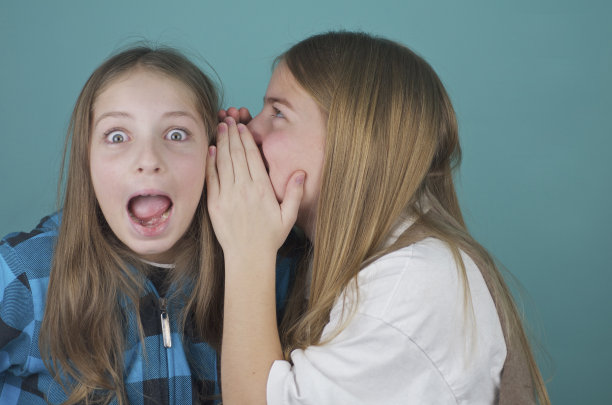 告诉一个秘密图片下载