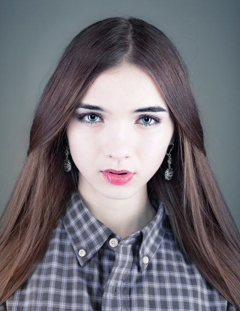 年轻的女人图片下载