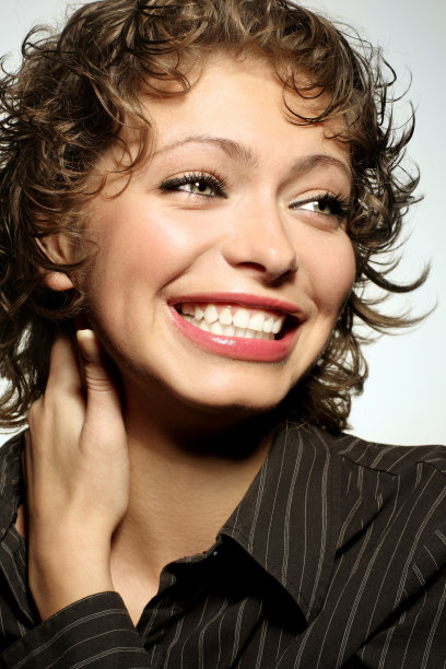 微笑的女人图片下载