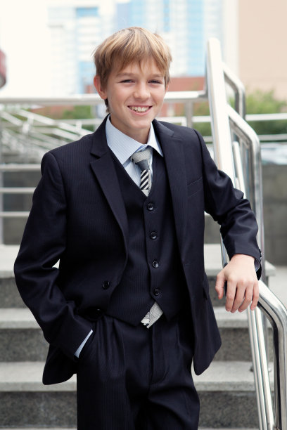 街头成功的商业少年图片下载