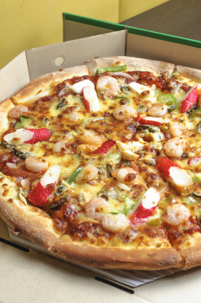 盒子里的海鲜披萨图片下载