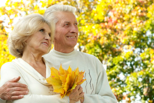 一对美丽的老夫妇的肖像图片下载