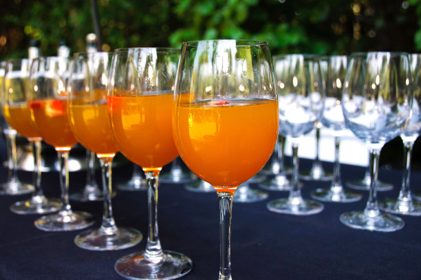 眼镜的穿孔图片下载