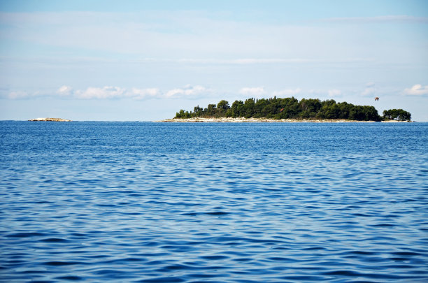 孤独的岛图片下载