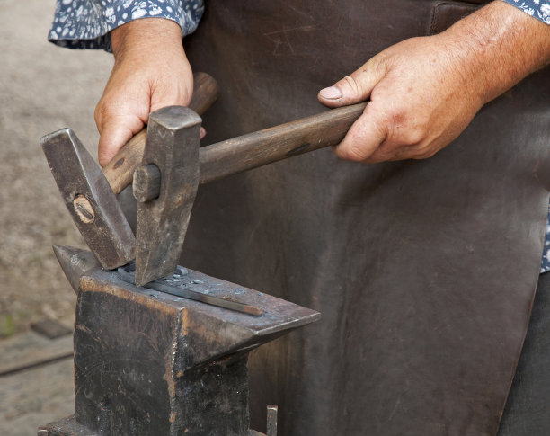 铁匠图片下载
