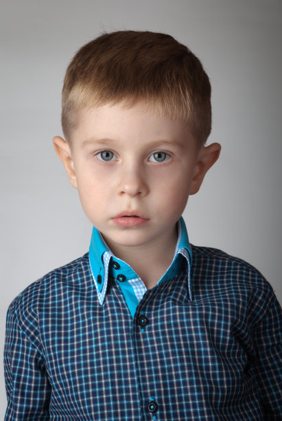 可爱的男孩图片下载