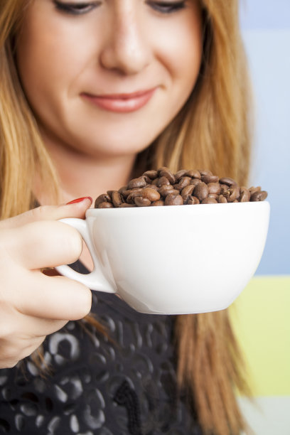 咖啡的女孩图片下载