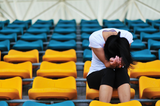 失望的女人图片下载
