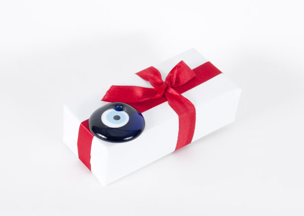 礼物上的水平眼珠图片下载