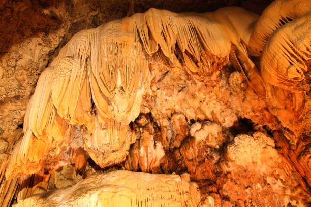 墙的洞图片下载