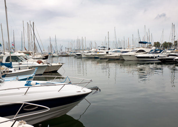 游艇在法国戛纳图片下载