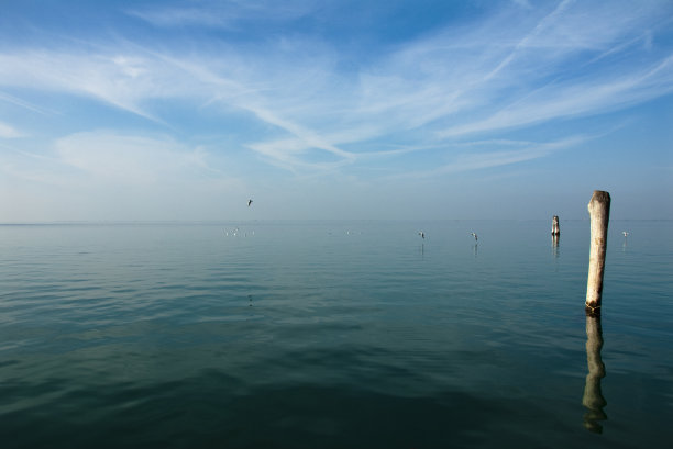 蓝色泻湖图片下载