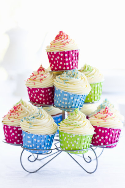 蛋糕站图片下载