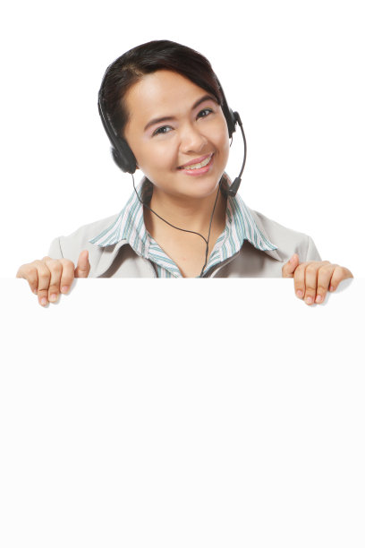 戴着耳机的年轻女子图片下载