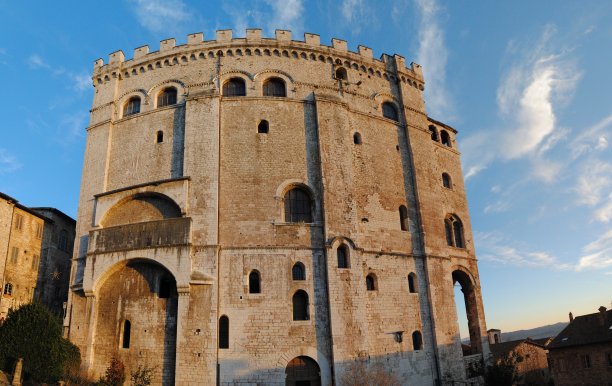 古比奥-执政官宫殿图片下载