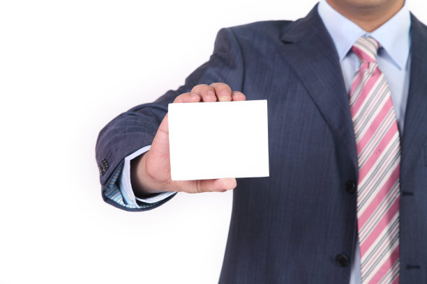 手里拿着一张空白的名片图片下载