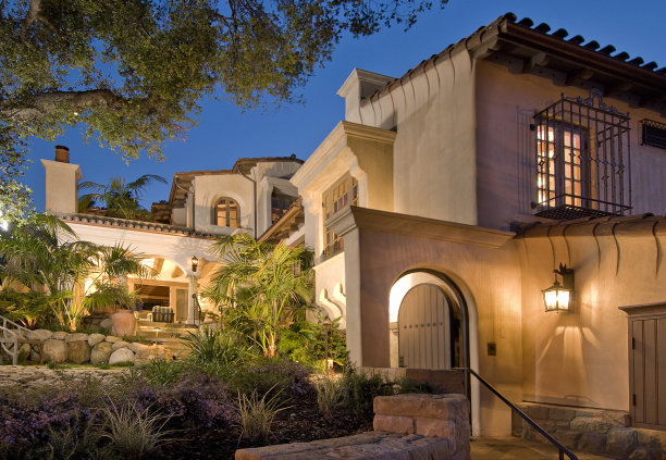 现代西班牙家庭的黄昏图片下载