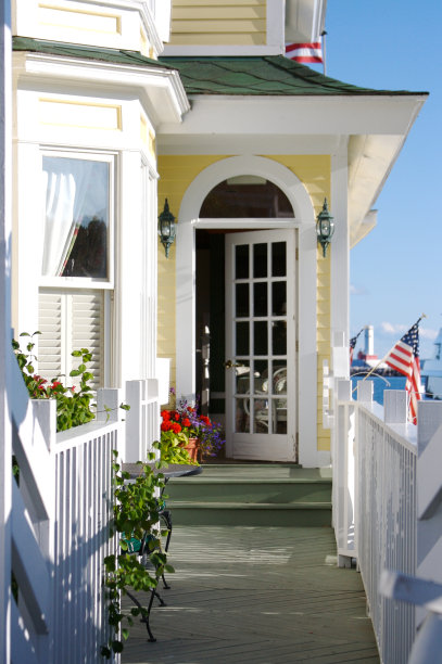 麦基诺的Cafe Door图片下载