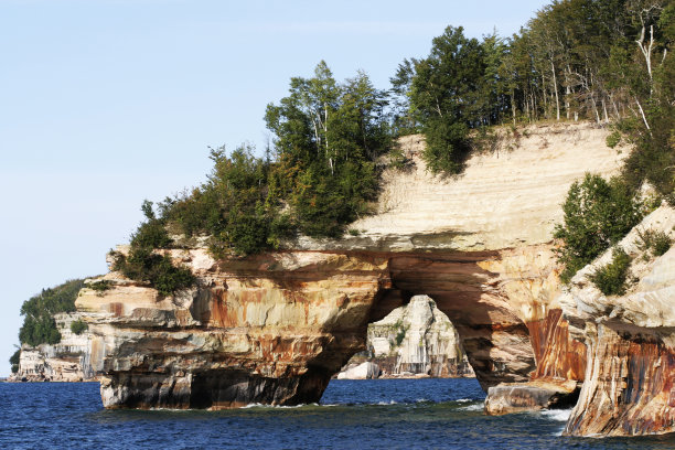恋人的跳跃在图片的岩石公园图片下载