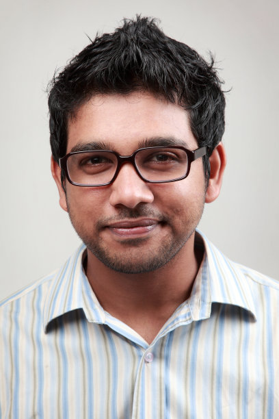 微笑的男人图片下载