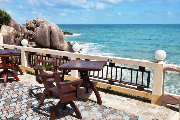 阳台有美丽的海景图片下载