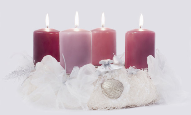 4支蜡烛花环图片下载