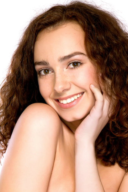 漂亮的卷发女孩图片下载