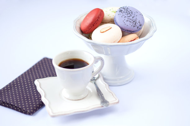 花瓶里的各种马卡龙图片下载