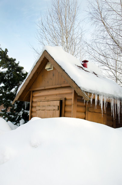 雪下的小木屋图片下载