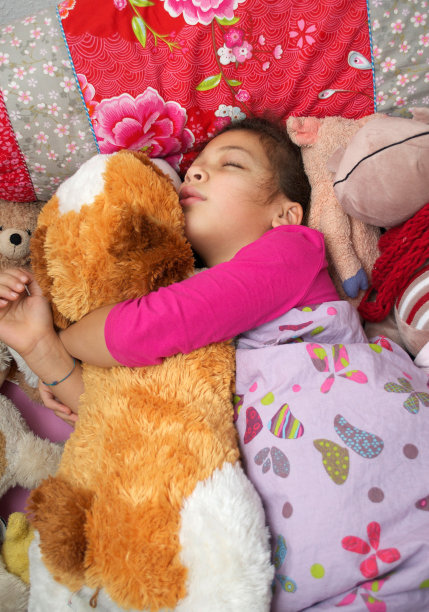 睡着的孩子图片下载