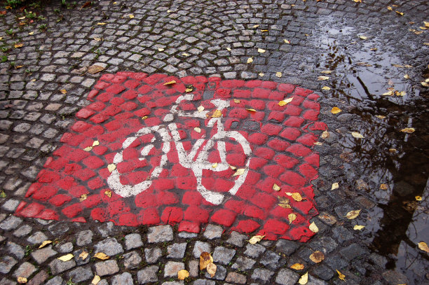 雨天道路图片下载