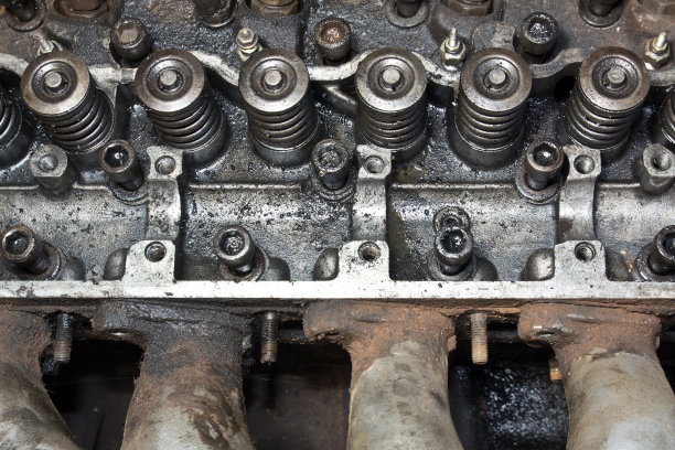 柴油发动机的燃油喷射部分图片下载