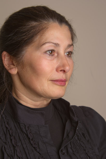 微笑的女人图片下载