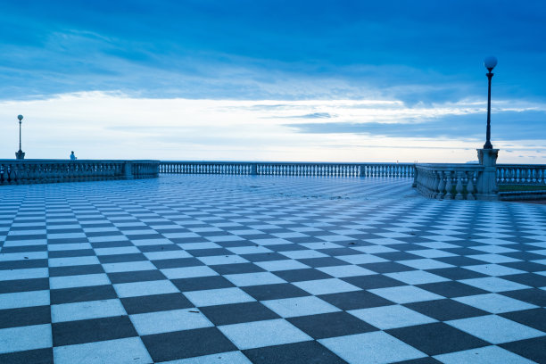 里沃诺的蓝色气氛图片下载