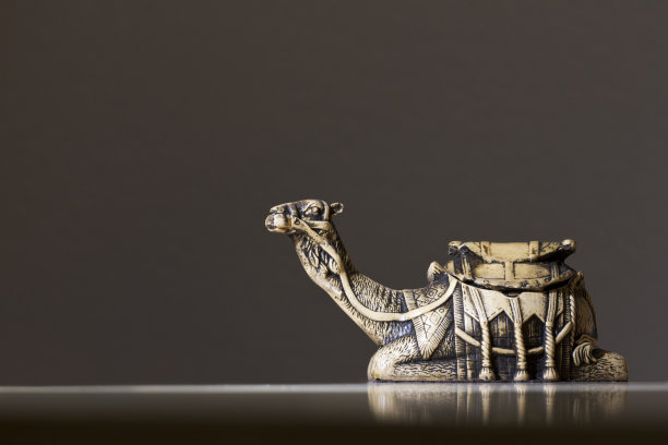 骆驼雕塑图片下载