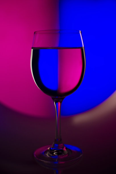 美丽的葡萄酒杯图片下载