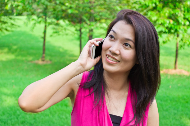 电话里的女人。图片下载