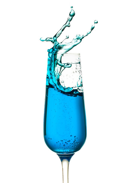 香槟酒杯飞溅图片下载
