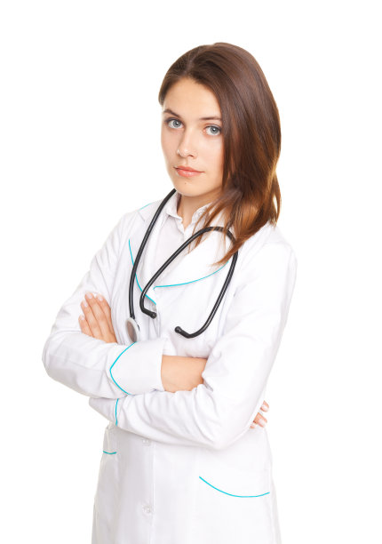 年轻女医生双臂交叉孤立在白色背景图片下载