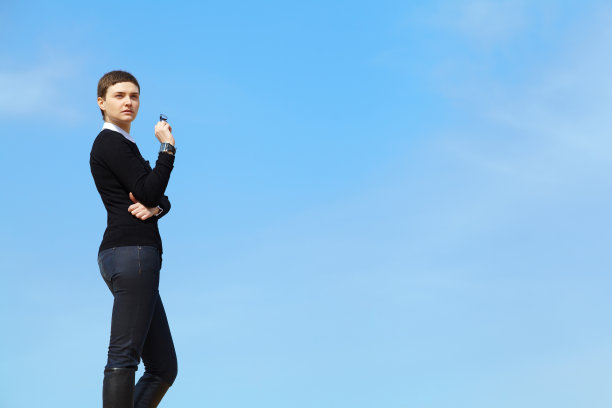 天上的女商人图片下载