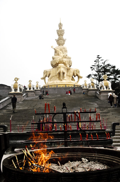 中国峨眉山金佛香图片下载