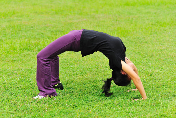 运动的女孩图片下载