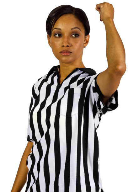 穿着条纹队服的非裔美国女裁判图片下载