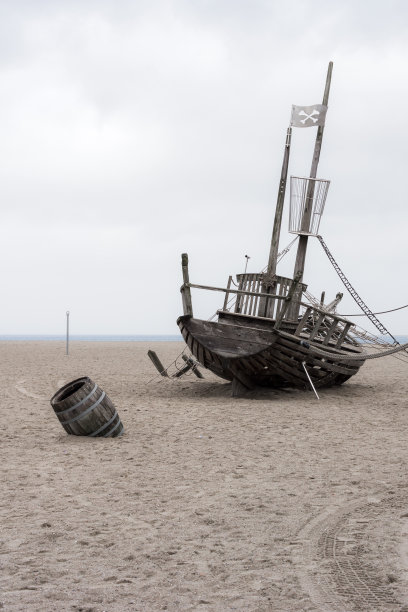 沙滩上的操场图片下载