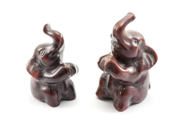 木制亚洲象雕像图片下载