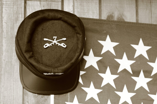 联合国帽悬挂在总部前(棕褐色)图片下载