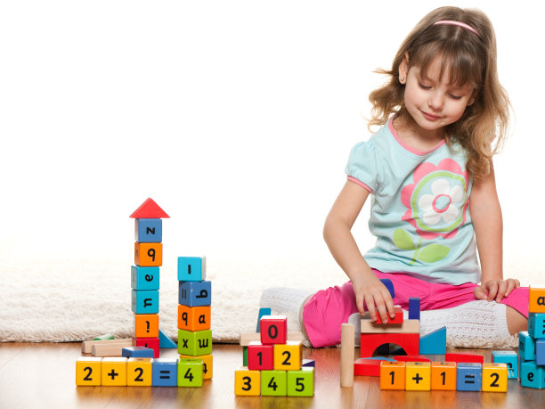 玩玩具照片素材ID：105681562