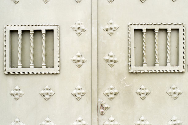 金属质感。门和窗户图片下载