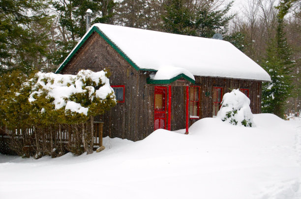 冬天的小屋图片下载