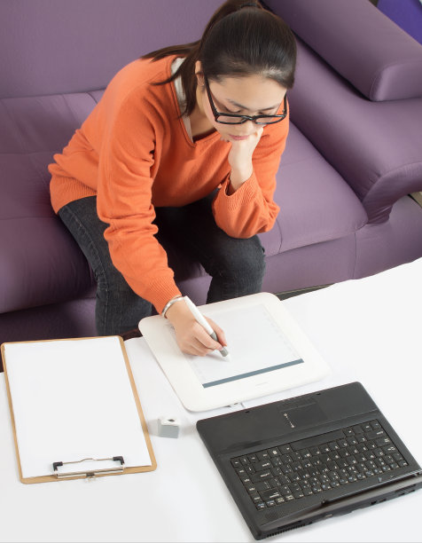 女孩数字绘画图片下载